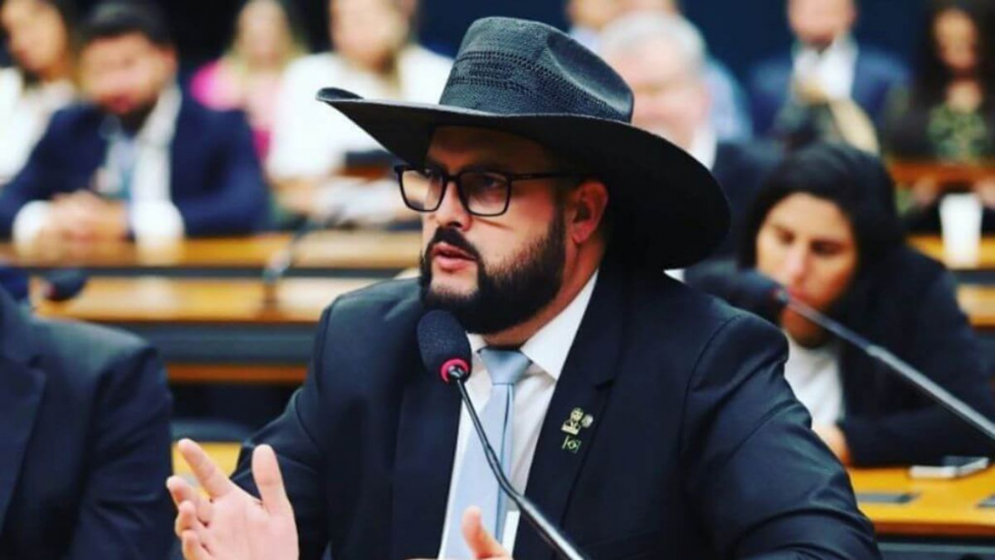 Deputado Zé Trovão tem prisão decretada por dívida de pensão alimentícia