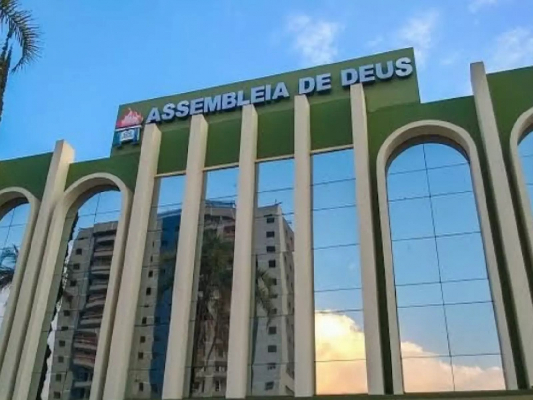 Brasil: pastor líder de igreja é flagrado traindo  esposa com fiel em motel