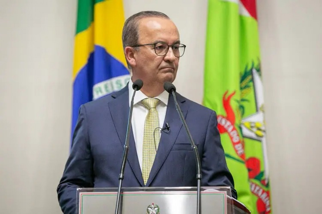 “Querem silenciar as ideias de direita”, diz Jorginho Mello sobre ataque a Trump