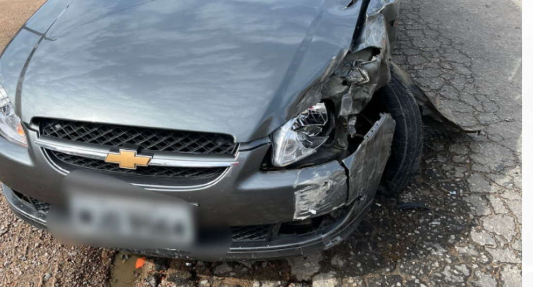 Condutor de 90 anos colide na traseira de caminhão em Jaguaruna