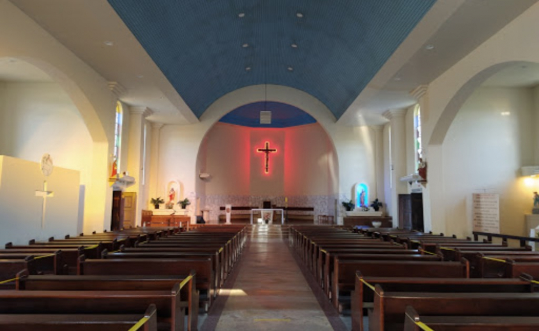 Padre se indigna após encontrar fezes humanas em confessionário de igreja em SC