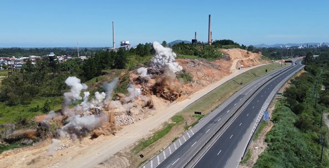 CCR ViaCosteira realiza detonação de rochas na BR-101 em Capivari de Baixo às 16h nesta segunda-feira (22)