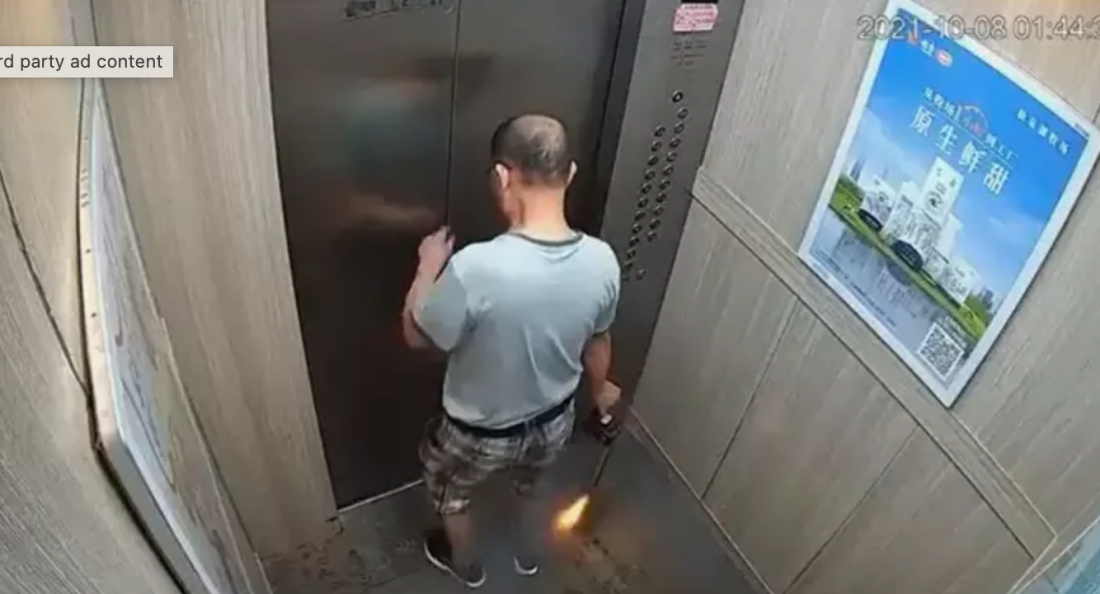 (Vídeo) Homem morre após bateria de lítio explodir em sua mão no elevador