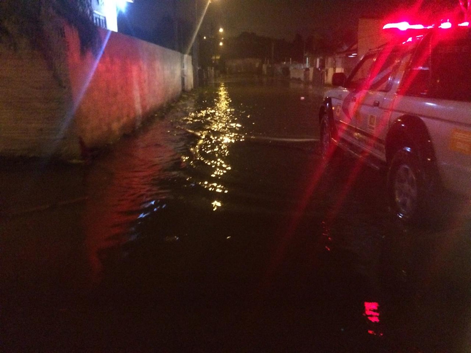 Temporais causam estragos em cidade de SC