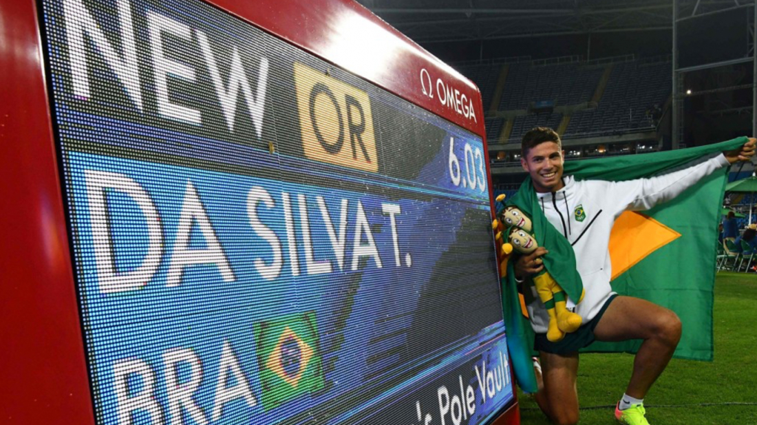 (Vídeo) Relembre o dia que Thiago Braz bateu recorde e conquistou ouro inédito nas Olimpíadas de 2016