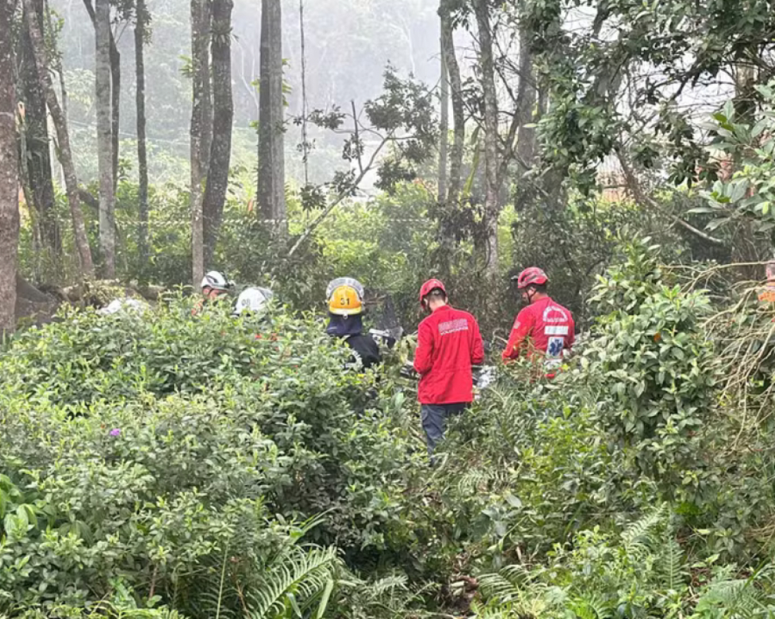 URGENTE: Aeronave cai e duas pessoas morrem em SC