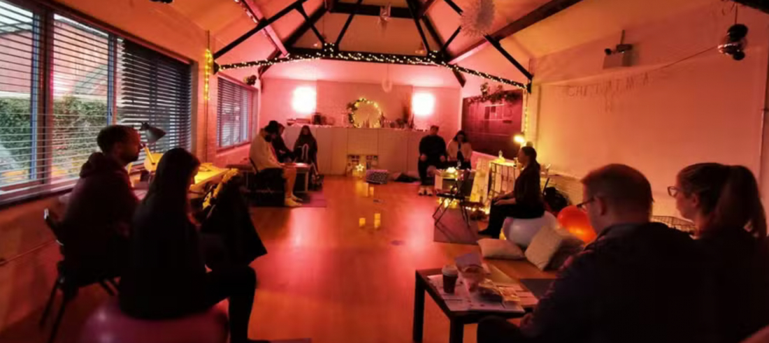 Internacional: homem invade workshop sobre 'Taylor Swift' e mata 3 crianças; cantora se pronuncia