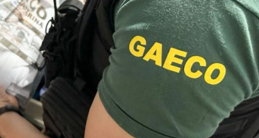 Médico suspeito de gravar pacientes nuas e armazenar pornografia infantil é preso em SC