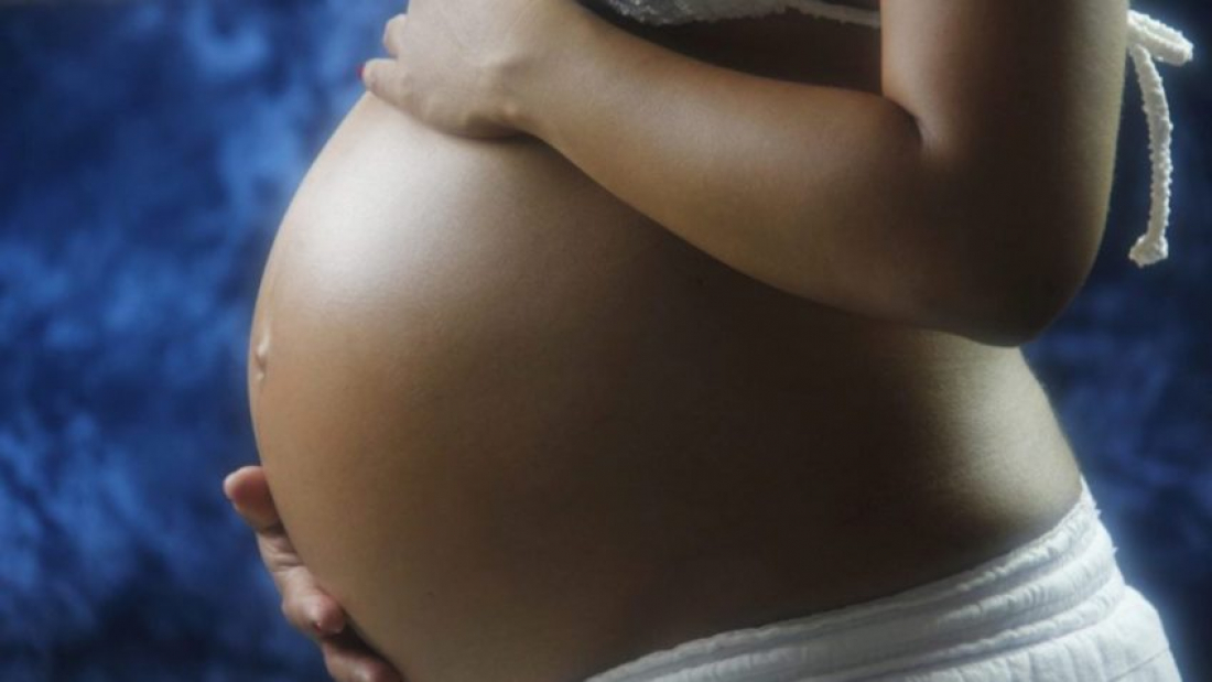 Lei que protege mulheres grávidas de violência obstétrica passa a valer em SC