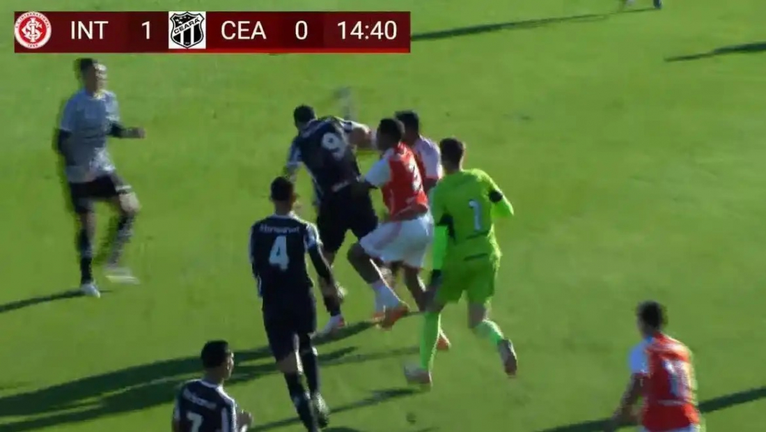 Jogo no Brasileirão Sub-20 tem pancadaria generalizada em campo