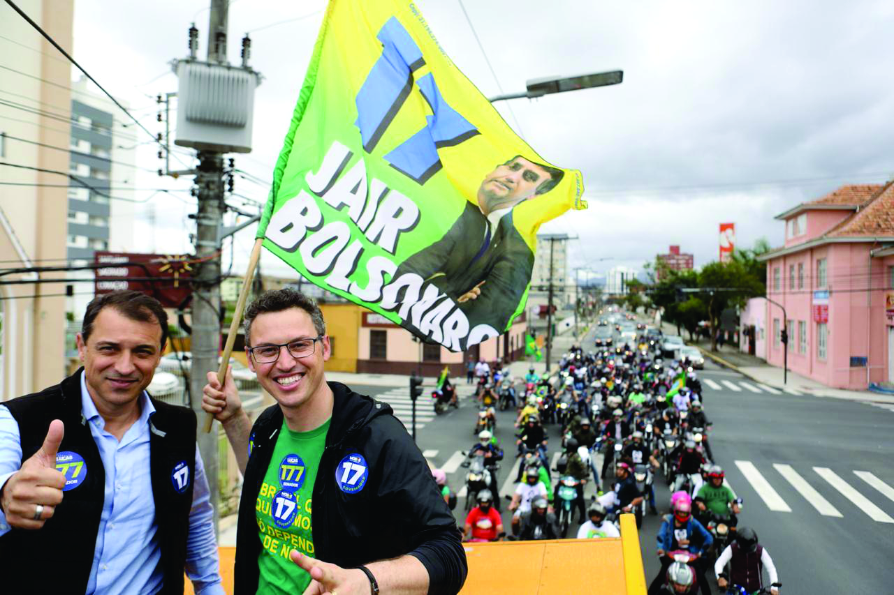 Na reta final, time Bolsonaro cumpre agenda no Sul