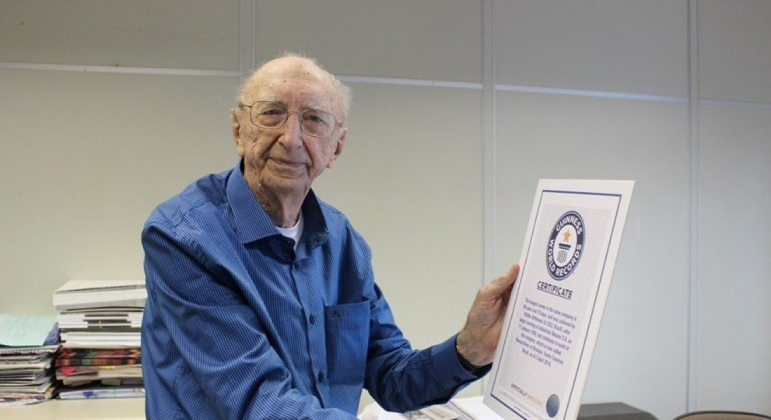Brasileiro que entrou para o Guinness como funcionário mais antigo do mundo morre aos 102 anos em SC