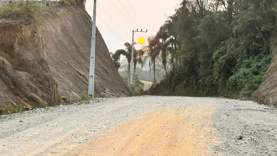 Pedras Grandes recebe segunda parcela para pavimentação da Rodovia da Imigração Italiana