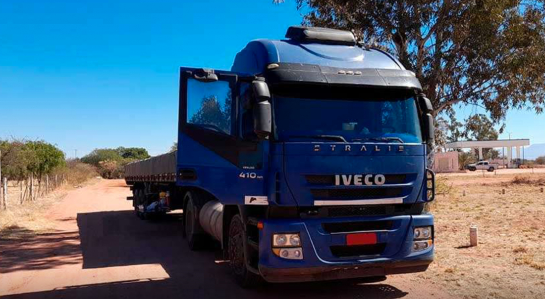 Bandidos desligam câmeras e furtam caminhão de empresa em Imbituba 