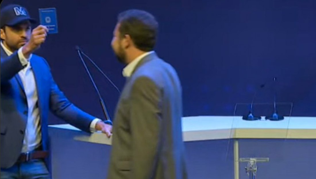 (Vídeo) Boulos e Marçal partem para ataques com direito a 'tapa' durante debate; veja