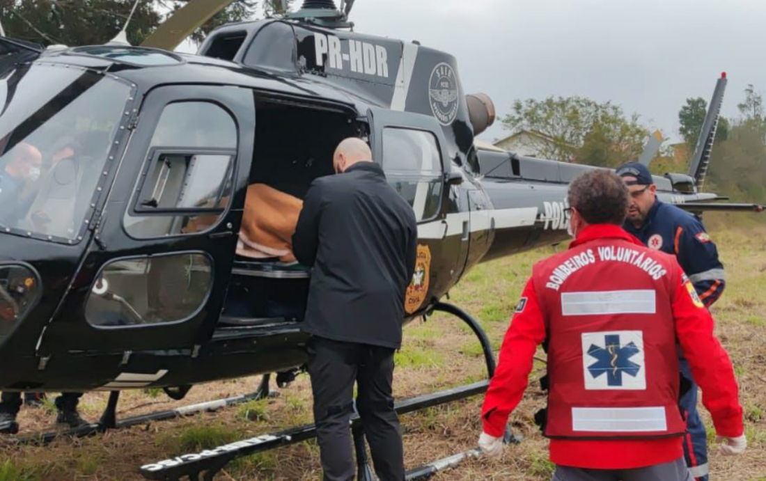 Homem sofre suspeita de AVC em Treze de Maio e é transferida de helicóptero para o hospital em Tubarão
