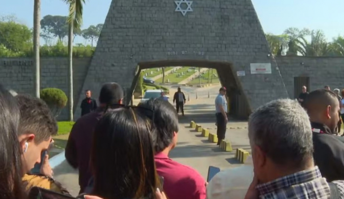 Silvio Santos é sepultado em cerimônia judaica em São Paulo