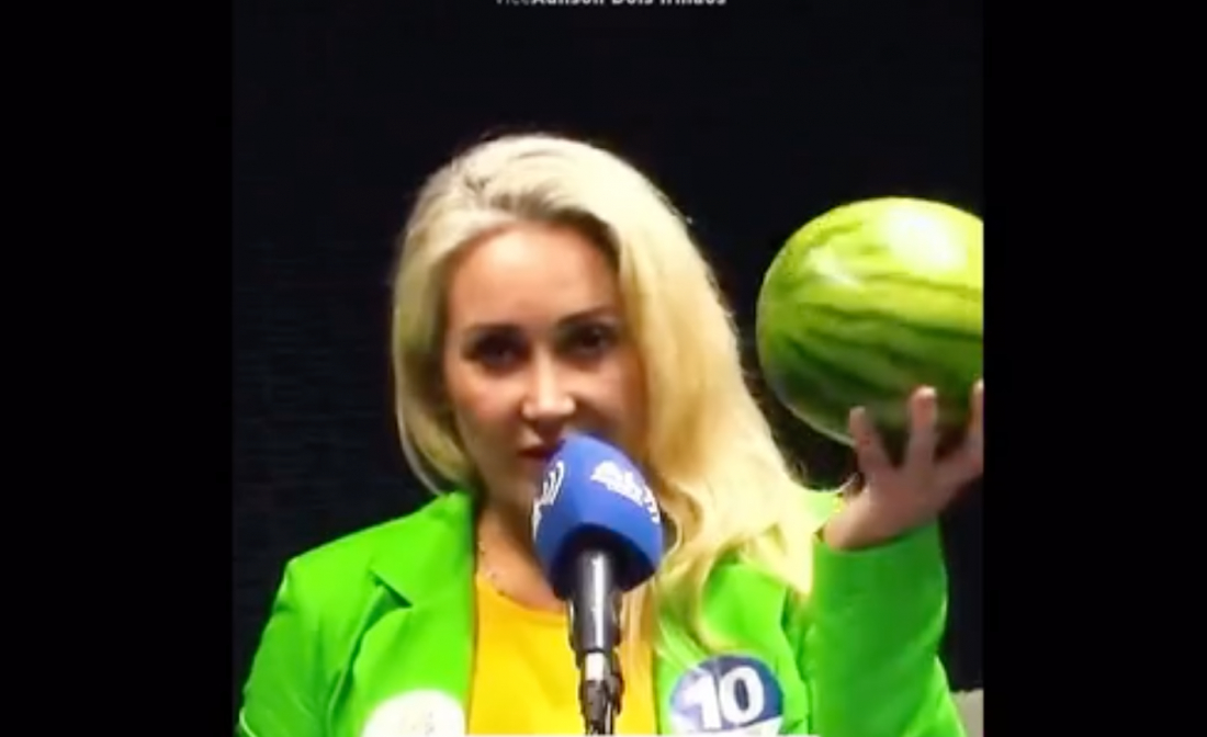 (Vídeo) Candidata à prefeitura de Laguna, Deise Daiana apresenta propostas durante debate; assista