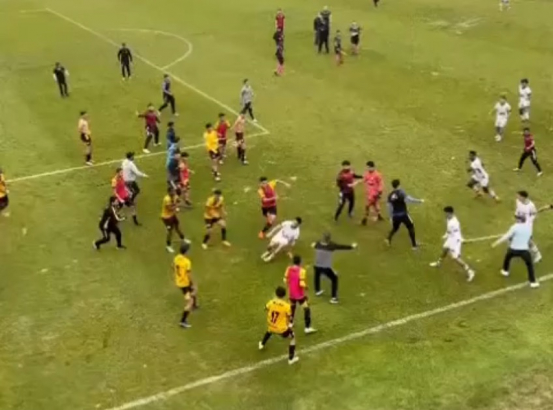 Partida do Catarinense Sub-17 acaba em pancadaria em Criciúma