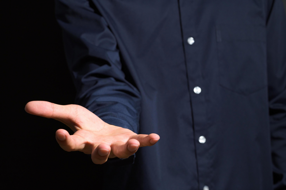 Homem é condenado após se passar por médium para manipular e abusar adolescente em Criciúma