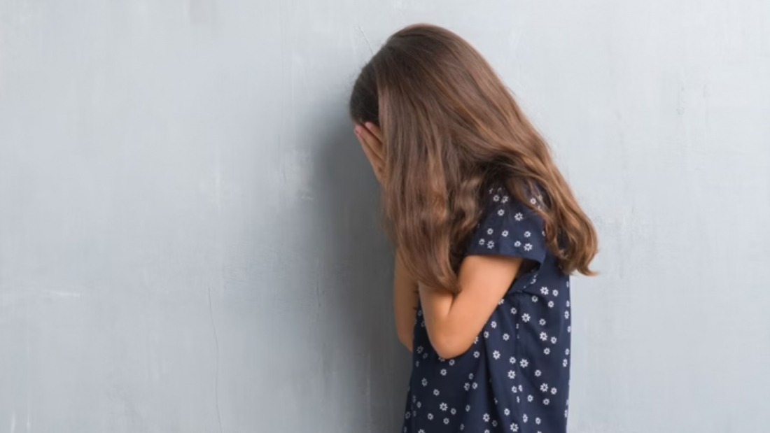 Em SC: Padrasto estupra a enteada ao lado de igreja e acaba agredido