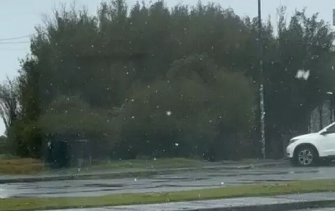 Neve encanta moradores e turistas neste sábado em SC