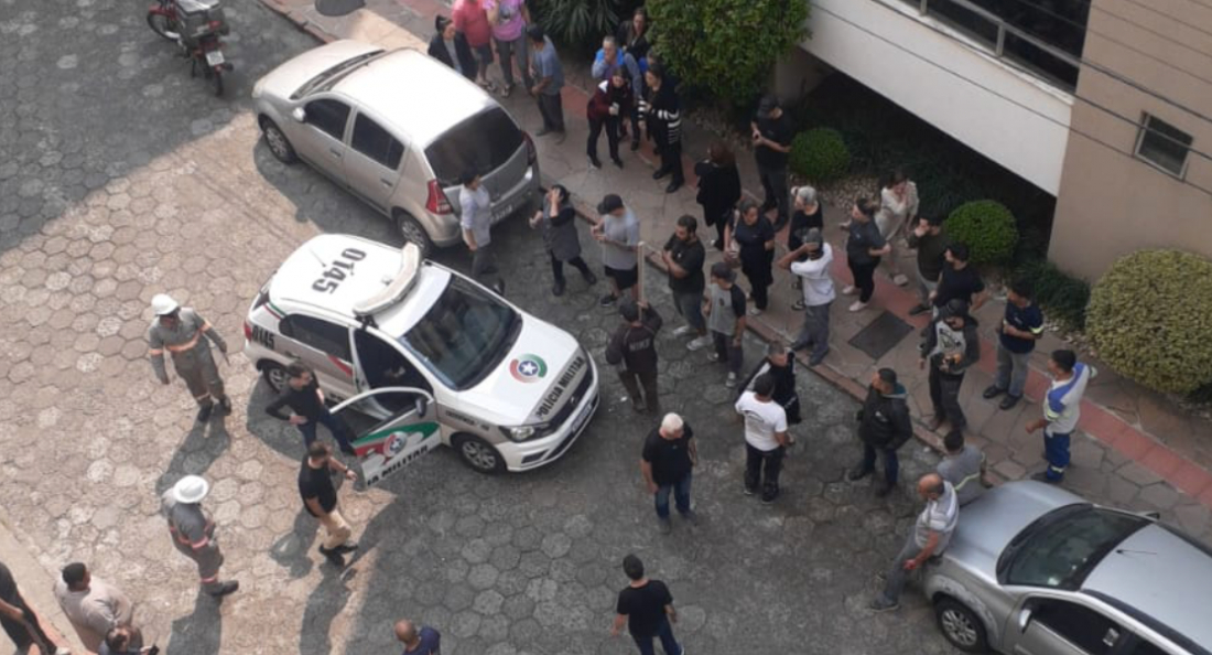 (Vídeos) URGENTE: Policial militar é morto a tiros no Bairro Comerciário, em Criciúma