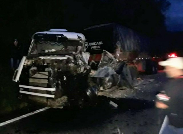 No estado: Motorista de carreta morre em grave acidente na BR-282