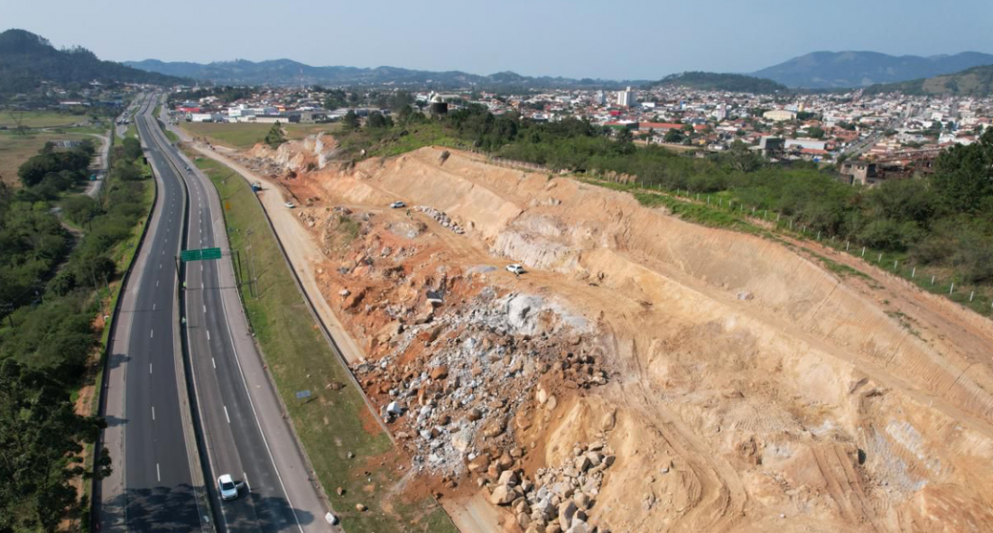 Condições climáticas cancelam detonação  prevista para esta quinta (5) na BR-101 Sul