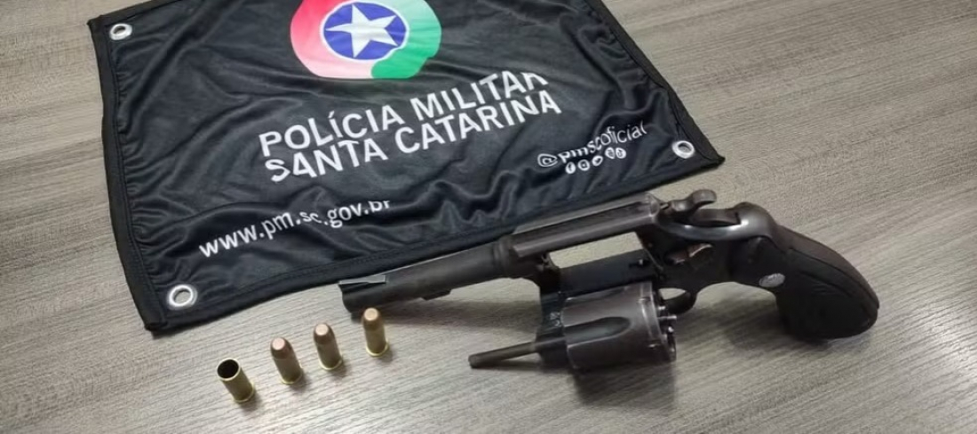 Menino de 14 anos morre após adolescente disparar arma carregada acidentalmente em SC