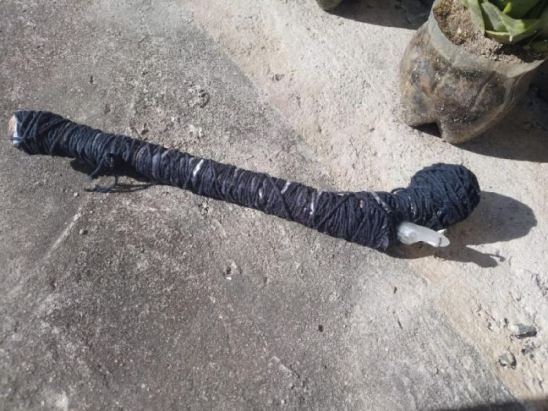 Mulher é indiciada por usar osso humano em ritual de 'magia negra' contra ex-companheiro em Criciúma