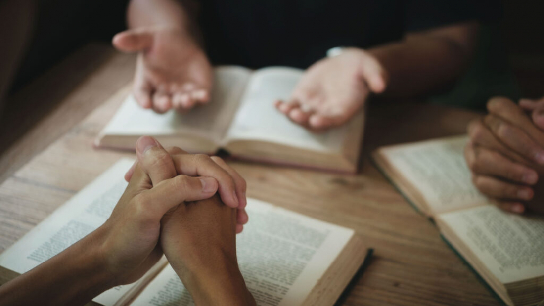 MPSC apresenta denúncia contra líder religioso suspeito de praticar crimes sexuais contra dez mulheres em Criciúma