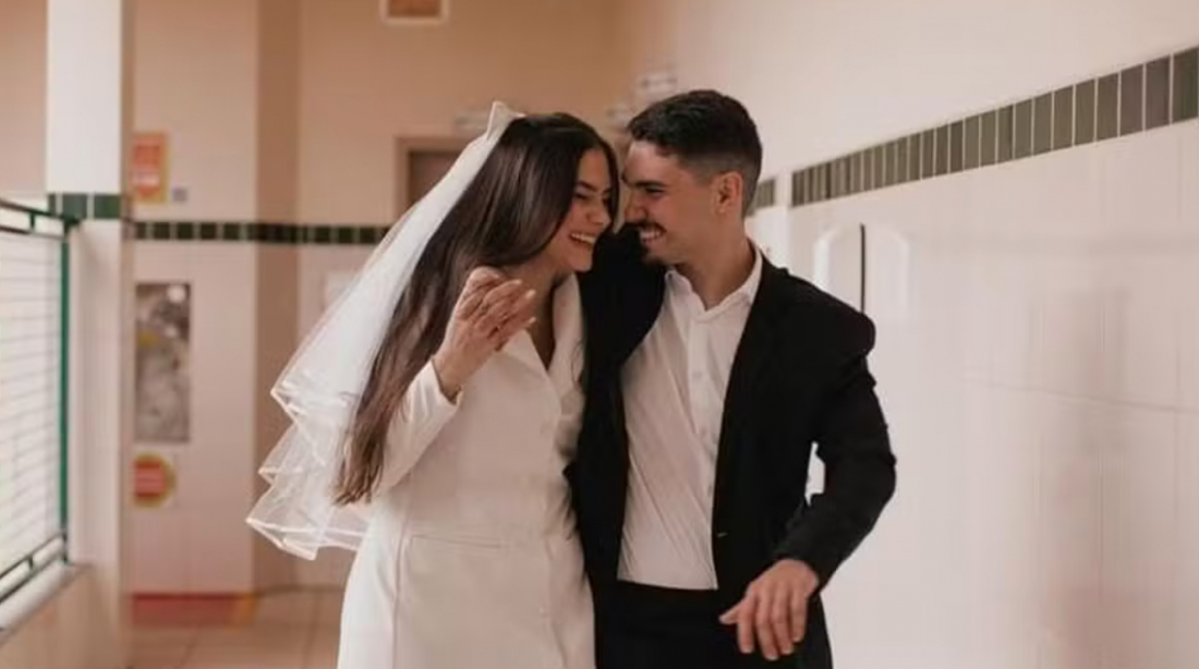 Casal faz ensaio de casamento em colégio em que se conheceu em Criciúma