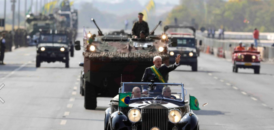 (Vídeo) Desfile de 7 de setembro em Brasília tem baixa adesão de público