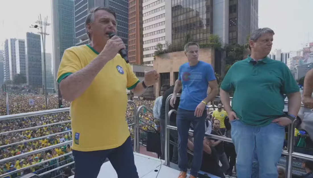Em ato na Paulista, Bolsonaro pede anistia para condenados do 8/1 e chama Alexandre de Moraes de ditador