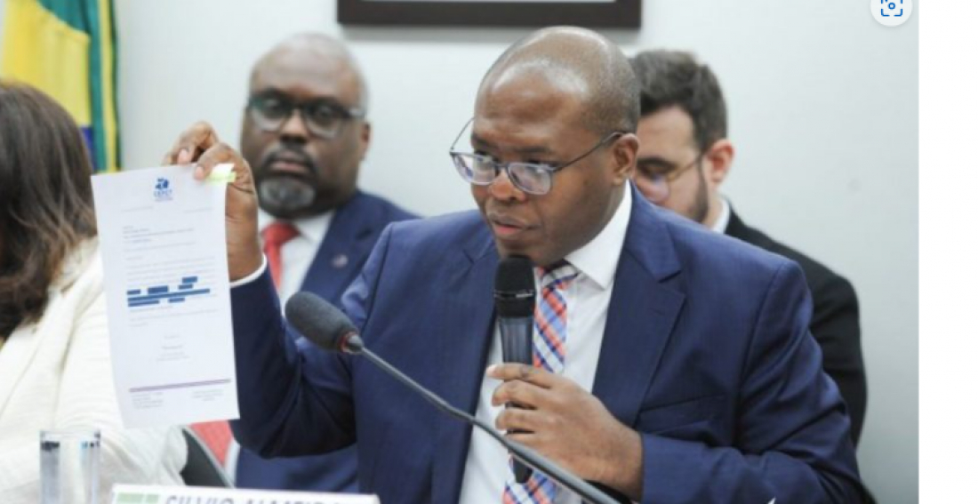 Antes de escândalo, Silvio Almeida assinou lei que obriga testemunha a denunciar assédio sexual