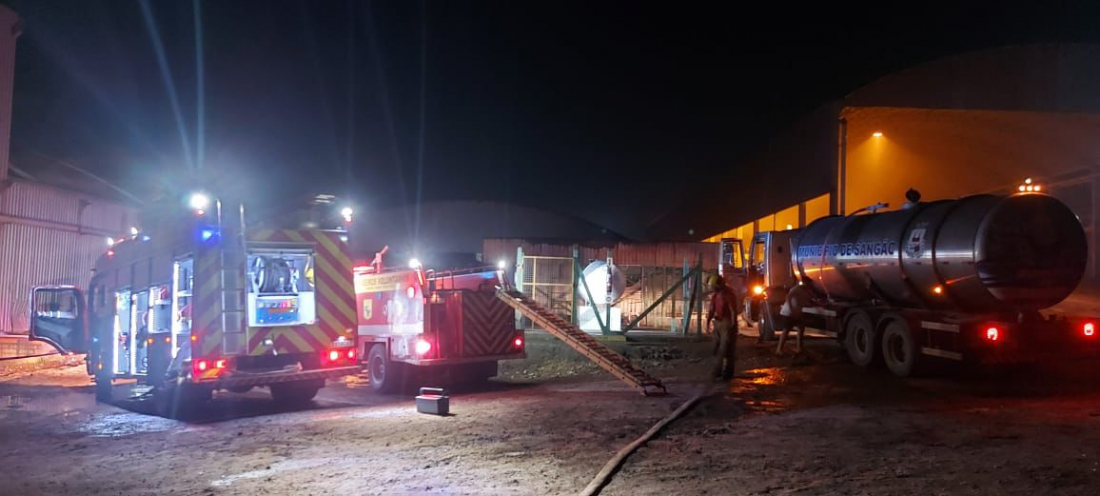 Empresa de 120m² é tomada por incêndio de grandes proporções em Jaguaruna