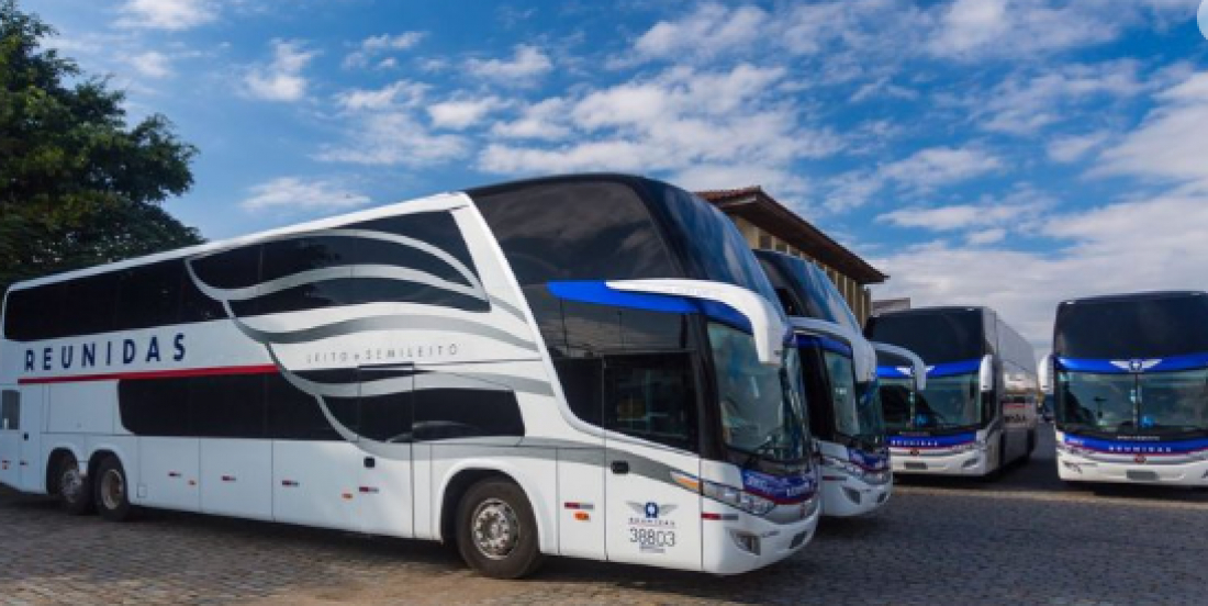 Em SC: Homem usa madrugada para se masturbar e coagir mulher em ônibus