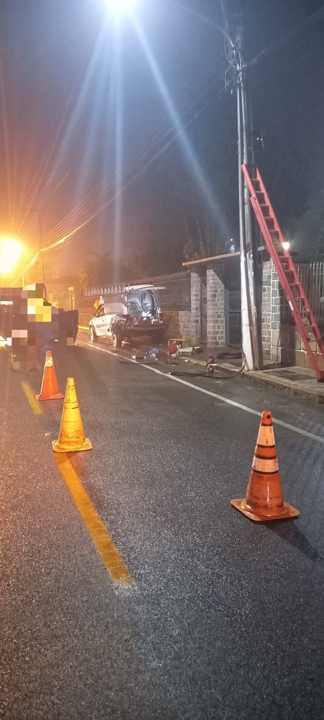 Batida entre carro e caminhonete deixa dois feridos no Sul de SC