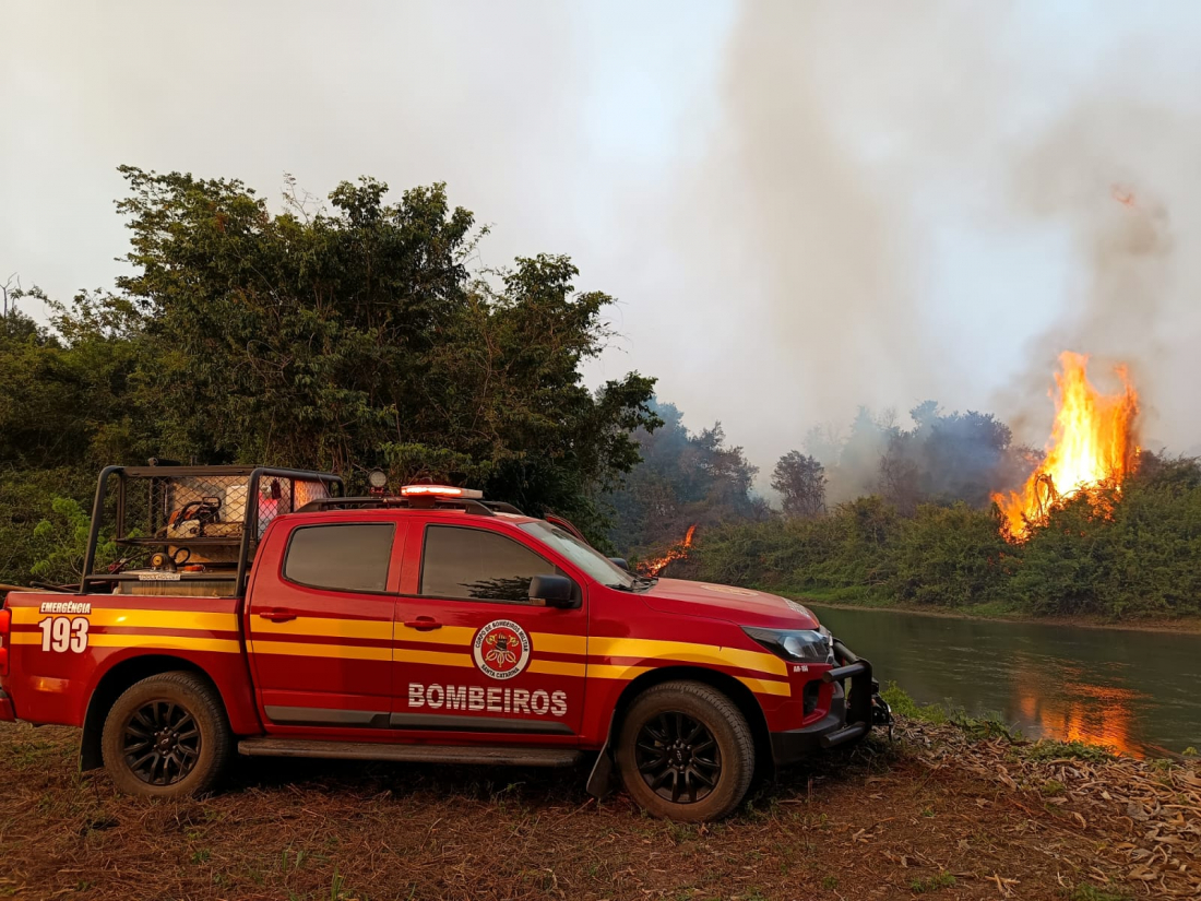 Bombeiros de SC retornam após operação contra queimadas no Pantanal