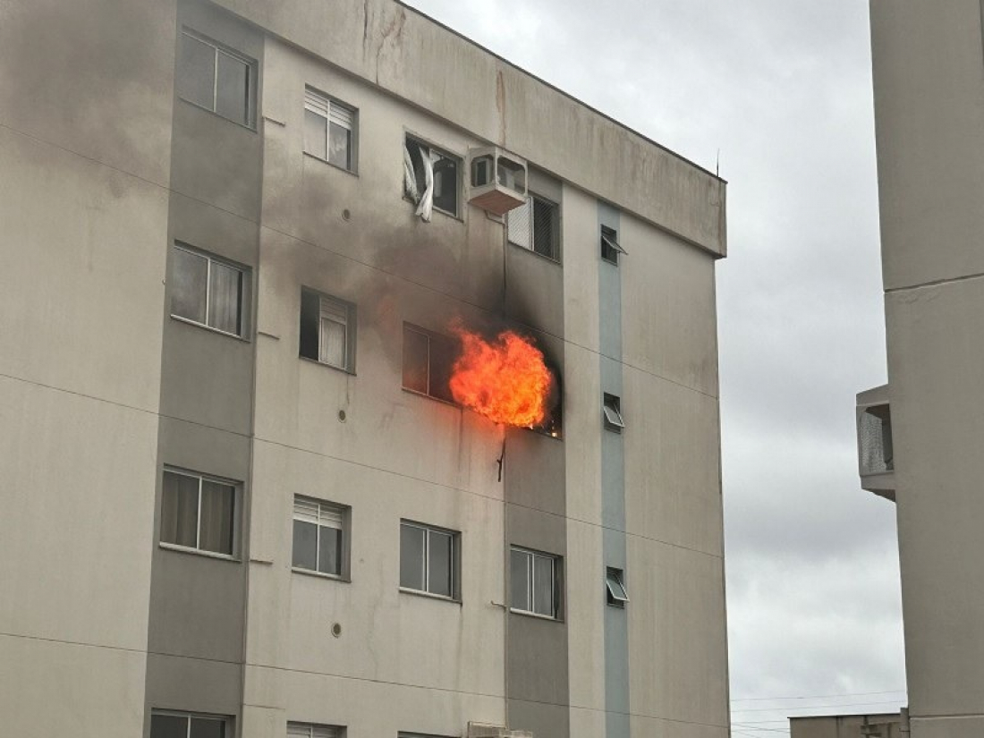 Criança com isqueiro provoca incêndio em apartamento no Sul de SC