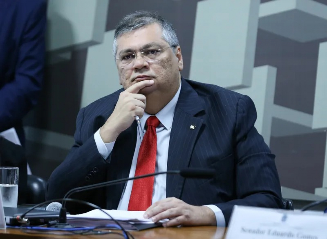 Dino autoriza governo a abrir crédito fora da meta fiscal para combate a incêndios