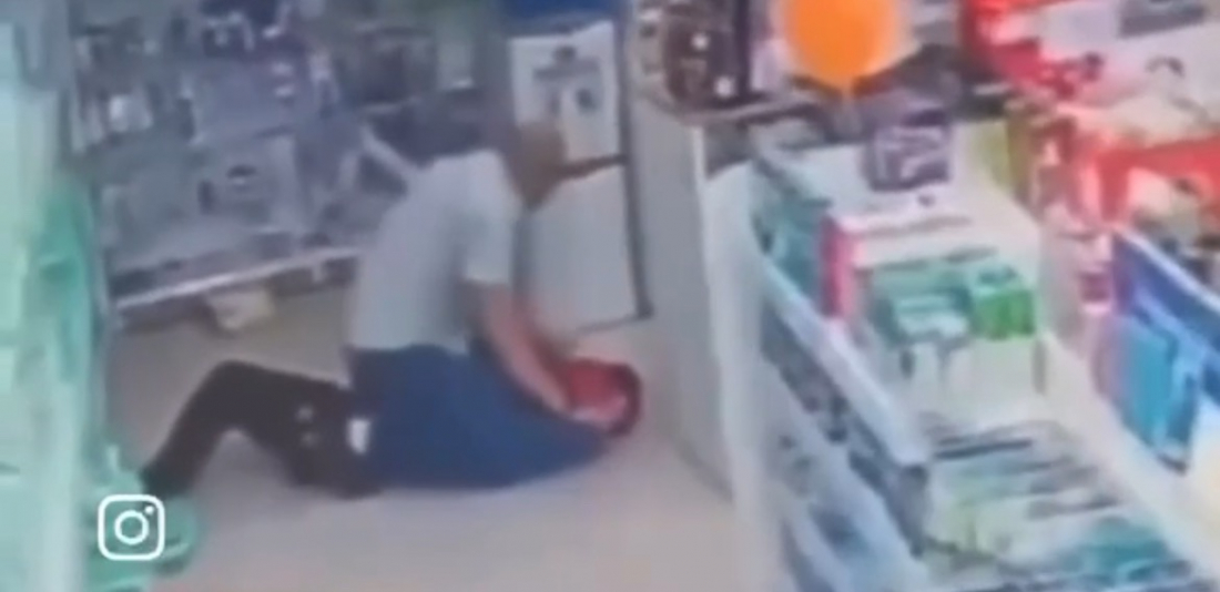 SC: criminoso tenta assaltar farmácia e acaba levando ‘surra’ de funcionário