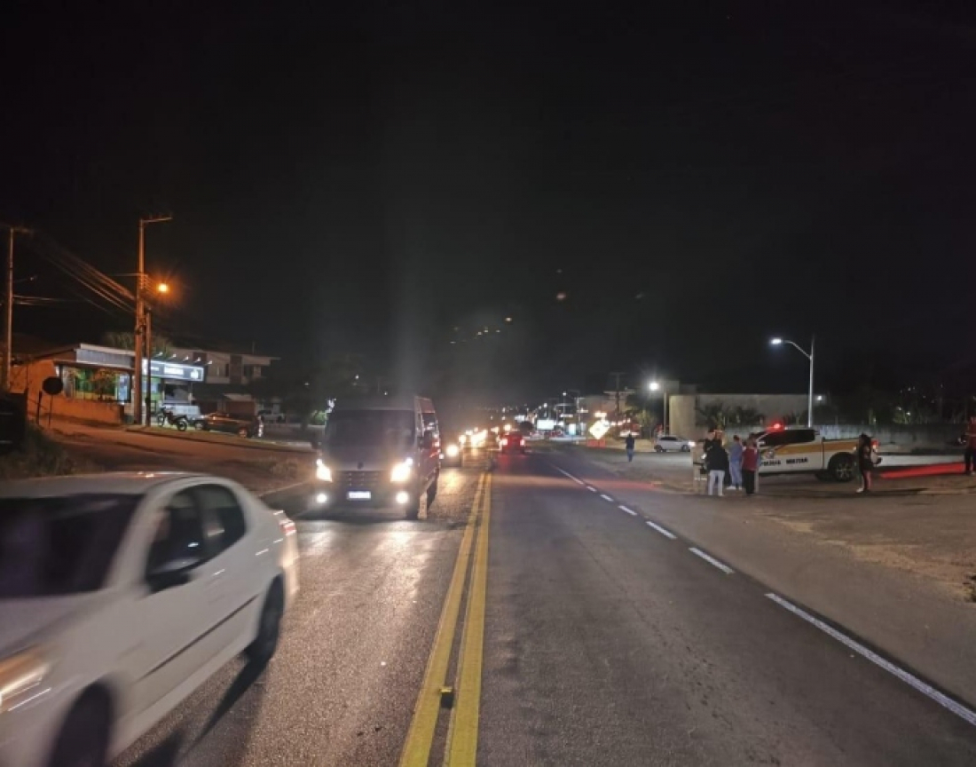 Idoso morre após ser atropelado por moto na SC-370 em Tubarão