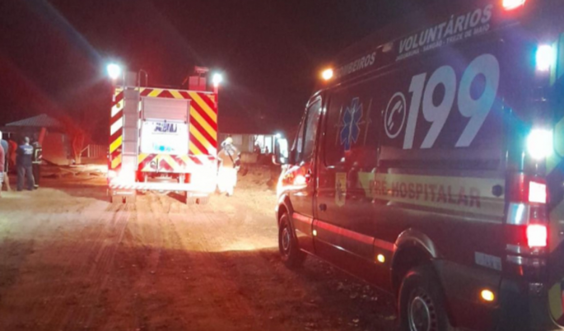 Incêndio destrói residência no bairro Esplanada em Jaguaruna