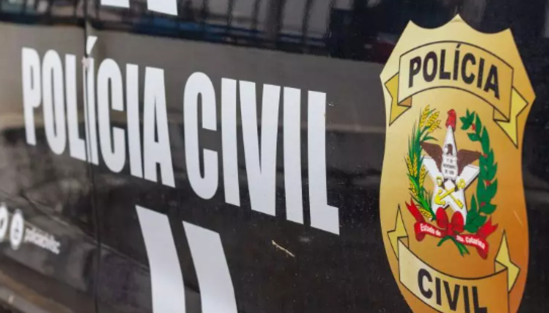 Em SC: Criança de 3 anos morre após ser esquecida dentro do carro