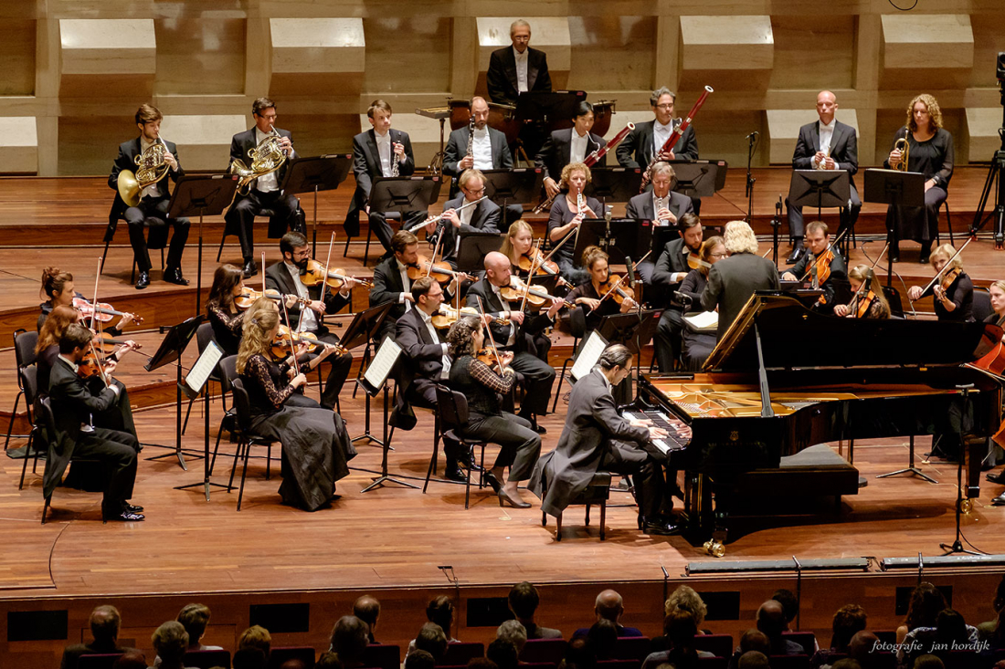 Sinfonia Rotterdam e Alvaro Sivieiro realizam apresentação no Parque Diamante +Energia