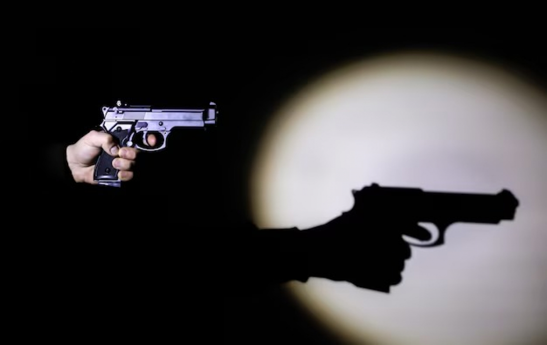 Ex-funcionário público de Laguna é condenado por rachadinha e porte ilegal de arma