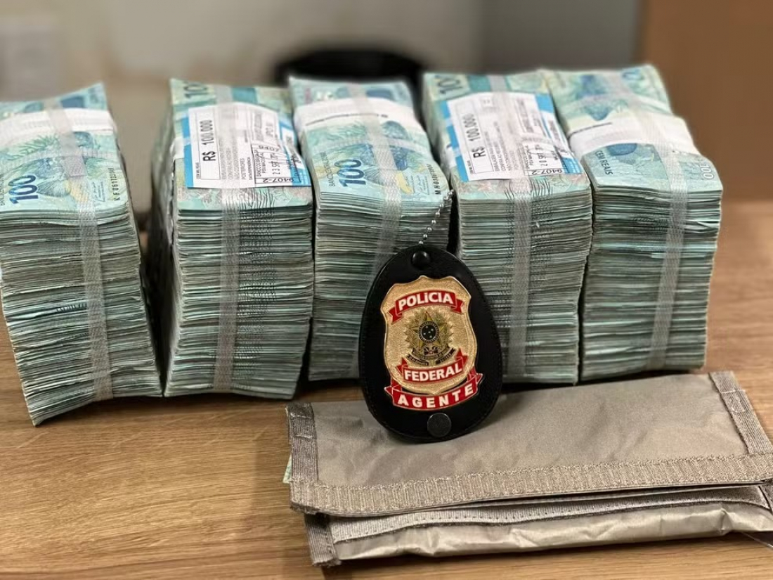 Brasil: PF apreende R$ 500 mil dentro de mochila após denúncia de compra de voto