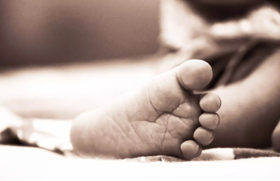 Em SC: Bebê é encontrada morta e envolta na placenta em meio ao lixo